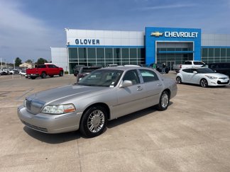 Used 2010 Lincoln Town Car Signature Limited image 1