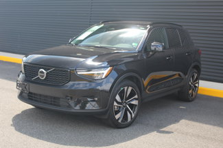 Used 2023 Volvo XC40 B5 Plus w/ Driver Assist Package image 1