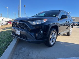Used 2021 Toyota RAV4 XLE image 1