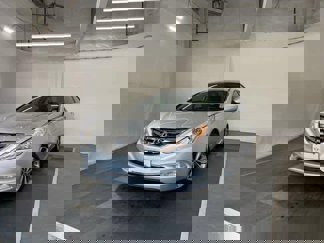 Used 2013 Hyundai Sonata SE image 1