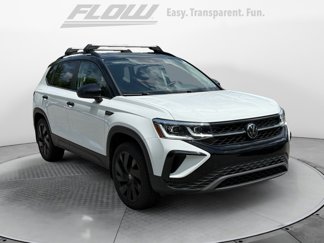 Certified 2024 Volkswagen Taos SE image 1
