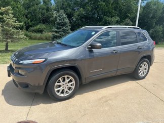Used 2017 Jeep Cherokee Latitude w/ Cold Weather Group image 1