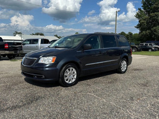 Used 2014 Chrysler Town & Country Touring image 1