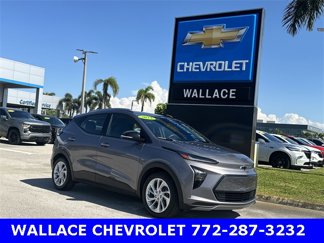 Certified 2023 Chevrolet Bolt EUV LT w/ Driver Confidence Package image 1