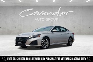 Used 2023 Nissan Altima 2.5 SV image 1