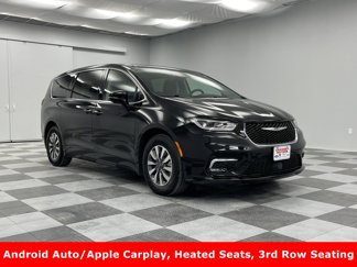 Used 2024 Chrysler Pacifica Select image 1