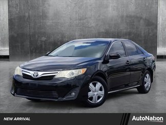 Used 2014 Toyota Camry LE image 1