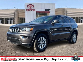 Used 2021 Jeep Grand Cherokee Laredo image 1