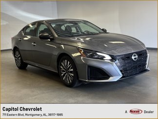Used 2024 Nissan Altima 2.5 SV image 1