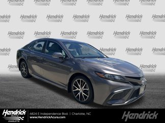 Used 2023 Toyota Camry SE image 1