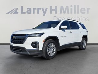 Used 2023 Chevrolet Traverse LT image 1