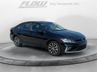 Used 2025 Volkswagen Jetta SE image 1