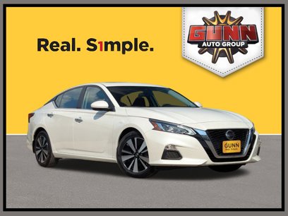 Used 2022 Nissan Altima 2.5 SV w/ SV Premium Package