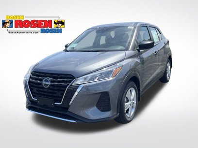New 2025 Nissan Kicks Play S