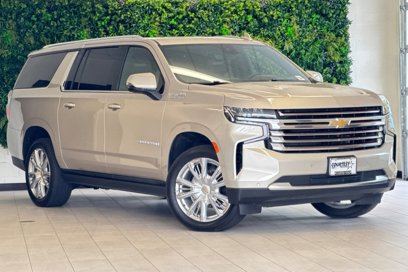 Used 2023 Chevrolet Suburban High Country w/ Premium Package 2