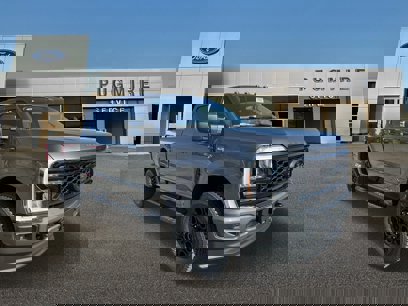 New 2025 Ford F250 Lariat w/ Black Appearance Package