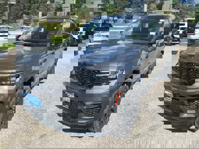 New 2025 Jeep Grand Cherokee Altitude