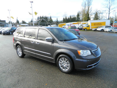 Used 2015 Chrysler Town & Country Touring-L w/ Driver Convenience Group