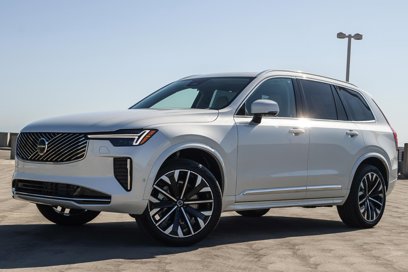 New 2025 Volvo XC90 B6 Ultra w/ Lounge Package