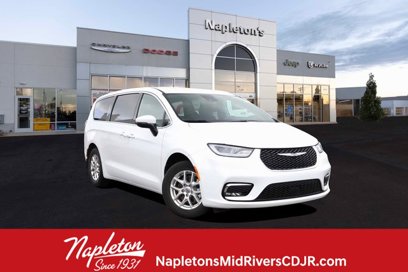 Used 2023 Chrysler Pacifica Touring