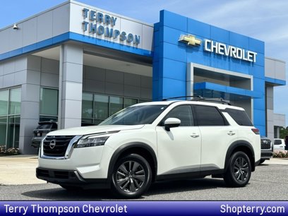 Used 2022 Nissan Pathfinder SV w/ SV Premium Package