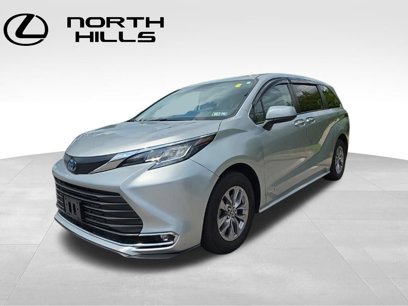 Used 2021 Toyota Sienna XLE