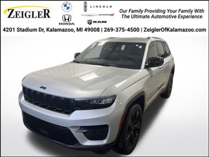 Used 2023 Jeep Grand Cherokee Altitude