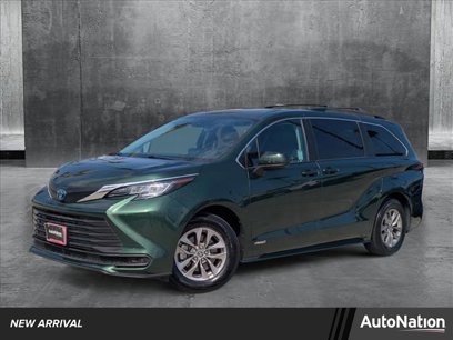 Used 2021 Toyota Sienna LE w/ LE Plus Package