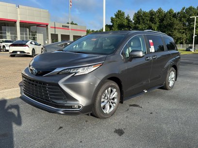 New 2025 Toyota Sienna Limited
