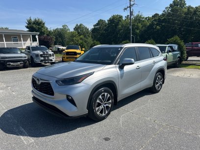 Used 2023 Toyota Highlander XLE