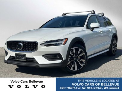 New 2025 Volvo V60 B5 Cross Country Ultra w/ Protection Package Premier