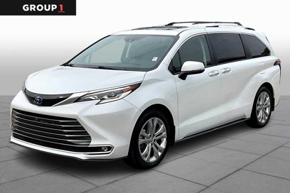 Used 2022 Toyota Sienna Platinum