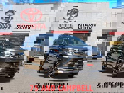 New 2025 Toyota Sienna Platinum