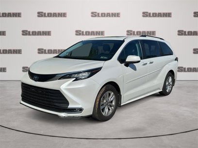 Used 2022 Toyota Sienna XLE