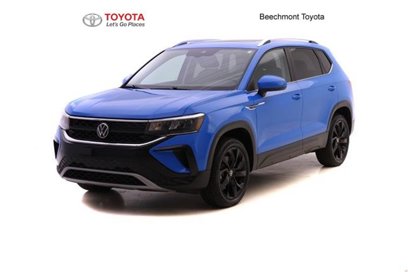 Used 2023 Volkswagen Taos SE w/ Panoramic Sunroof Package