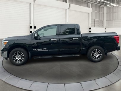 Used 2018 Nissan Titan SV w/ SV Convenience Package