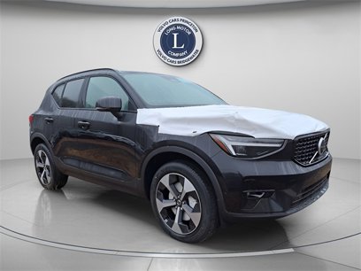 New 2025 Volvo XC40 B5 Plus w/ Protection Package Premier