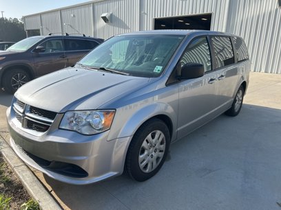Used 2018 Dodge Grand Caravan SE w/ UConnect Hands-Free Group