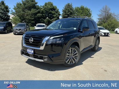 New 2025 Nissan Pathfinder SL w/ SL Premium Package