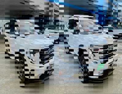 New 2025 GMC Acadia Elevation