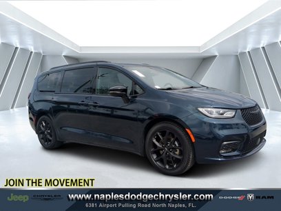 Used 2025 Chrysler Pacifica Limited