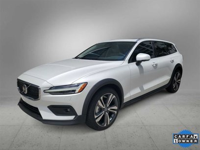 Used 2025 Volvo V60 B5 Cross Country Plus w/ Protection Package Premier