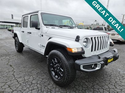 Used 2023 Jeep Gladiator Overland
