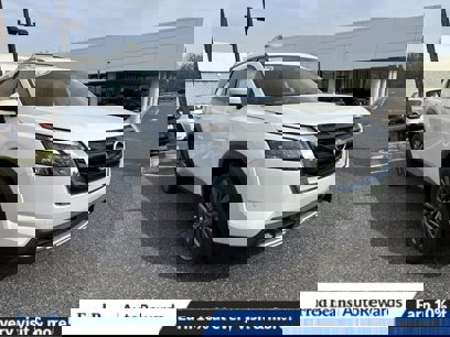 New 2025 Nissan Pathfinder SL w/ SL Premium Package