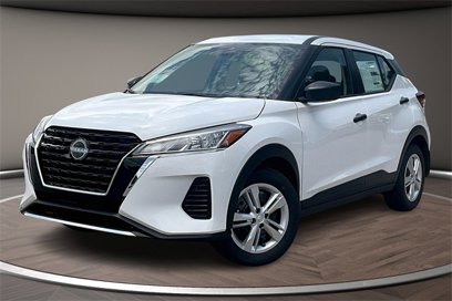New 2025 Nissan Kicks Play S