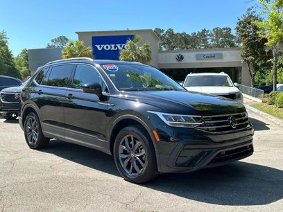 Used 2022 Volkswagen Tiguan SE w/ Panoramic Sunroof Package