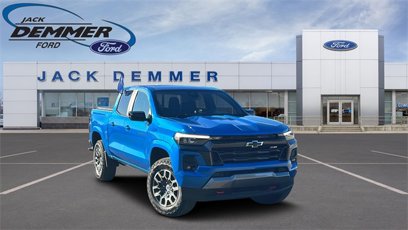 Used 2023 Chevrolet Colorado Z71 w/ Z71 Convenience Package 2