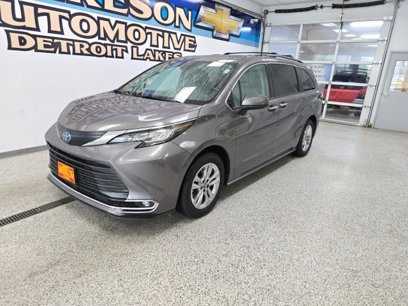 Used 2022 Toyota Sienna XLE