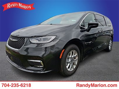 Used 2023 Chrysler Pacifica Touring-L