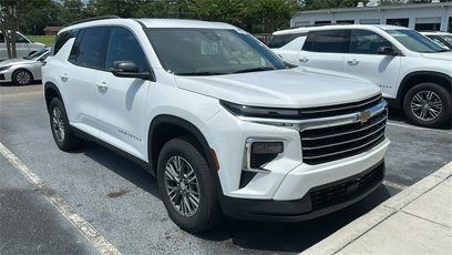 Certified 2025 Chevrolet Traverse LT